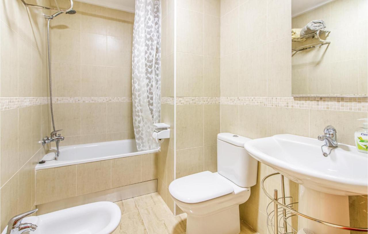 1 Bedroom Cozy In Apartment *